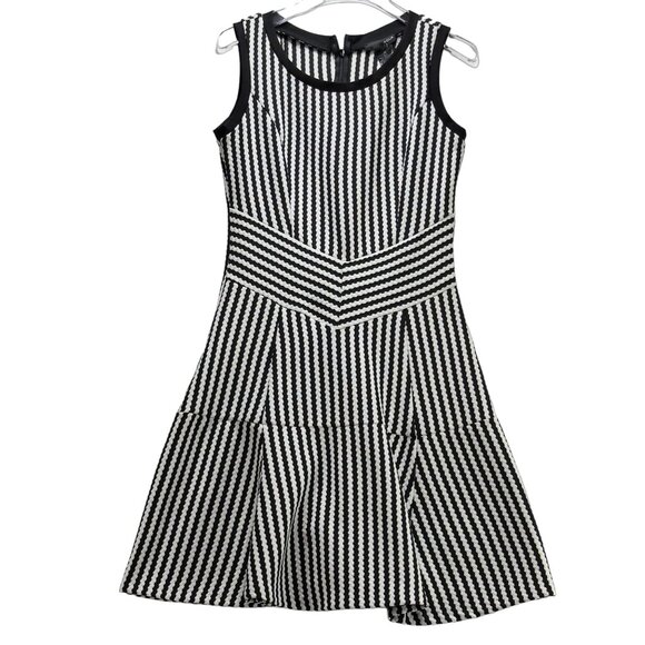 AQUA Women's Dress Black White Stripe Drop Waist Stretch Flounce Bottom Size M - Picture 12 of 12